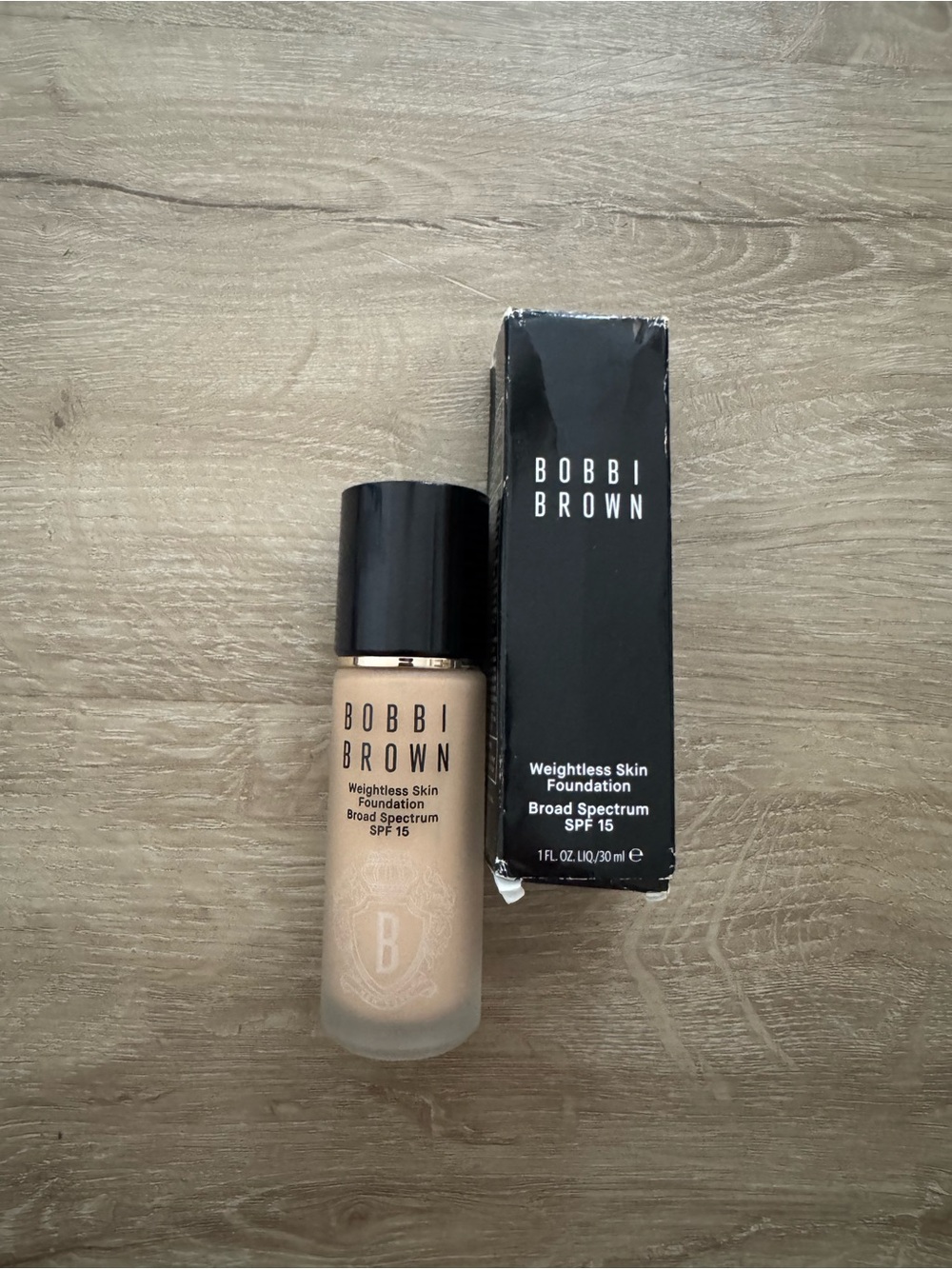 Bobbi Brown Weightless Skin Foundation - warm ivory BNWT